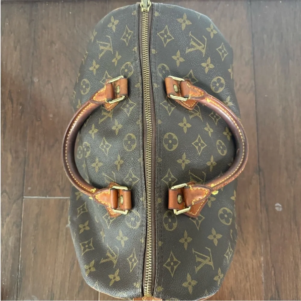 Louis Vuitton Handbag in Brown Speedy 30 Monogram - Picture 6 of 10